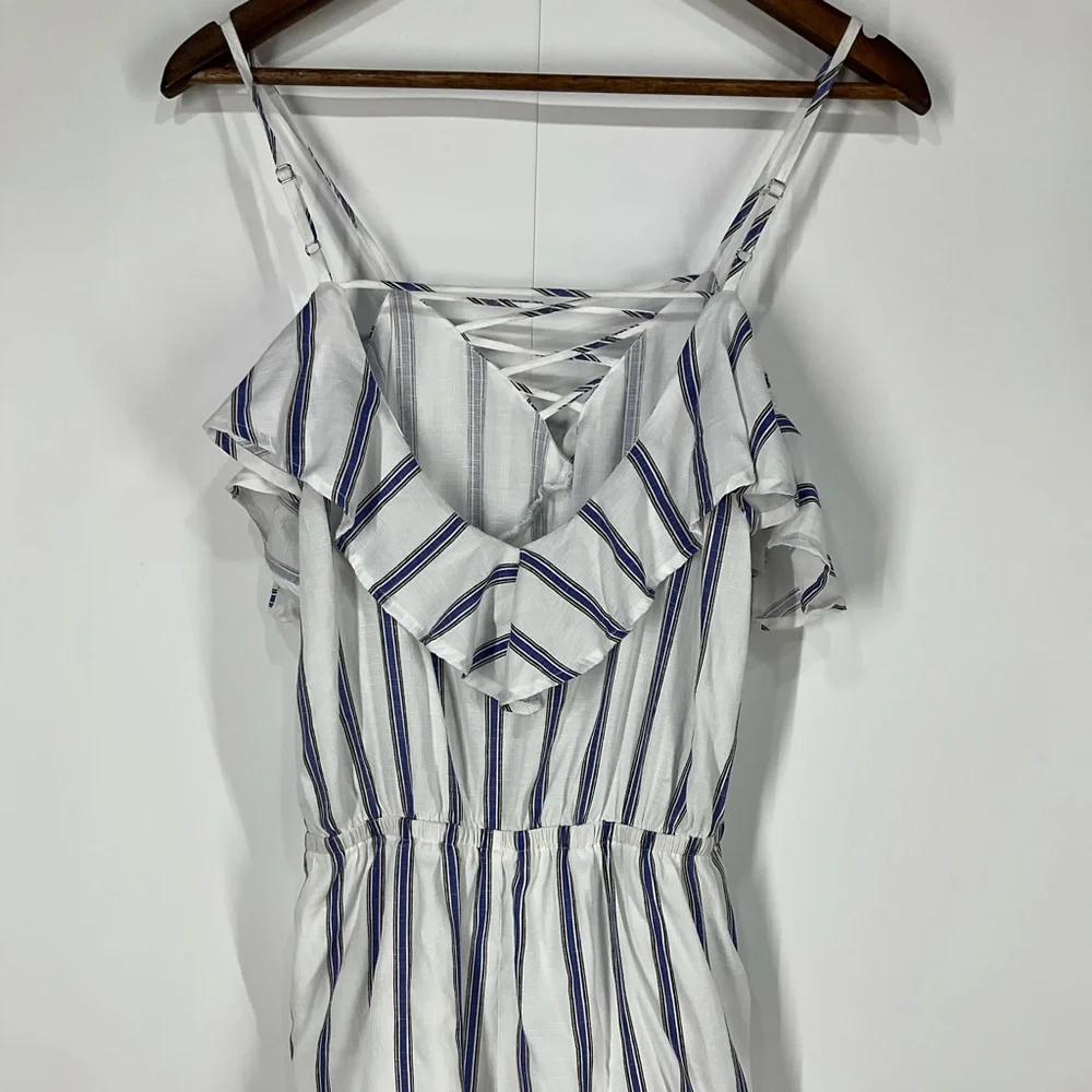 Le Lis romper crisscross ruffled cinched waist cold shoulder strap blue white SM - Picture 7 of 11